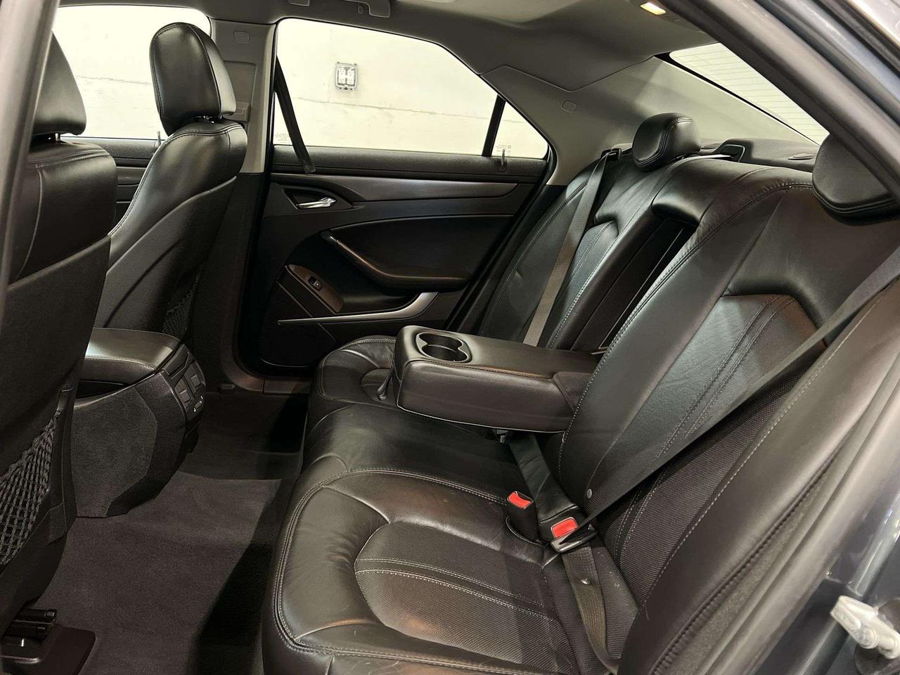 2010 Cadillac CTS AWD | SUPER LOW KMS | LEATHER | PANO ROOF | ALLOYS Photo