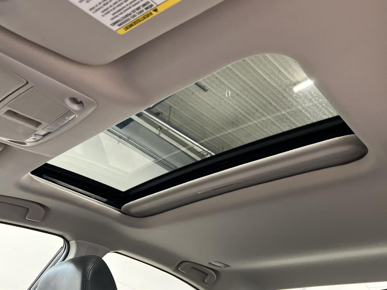 2014 Nissan Altima SL | HTD LEATHER | SUNROOF | LOW KMS | 17IN ALLOYS Photo