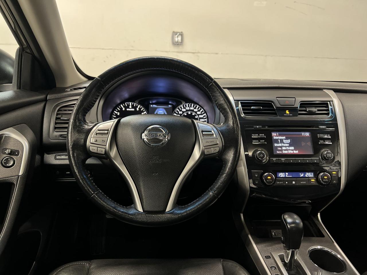 2014 Nissan Altima SL | HTD LEATHER | SUNROOF | LOW KMS | 17IN ALLOYS Photo