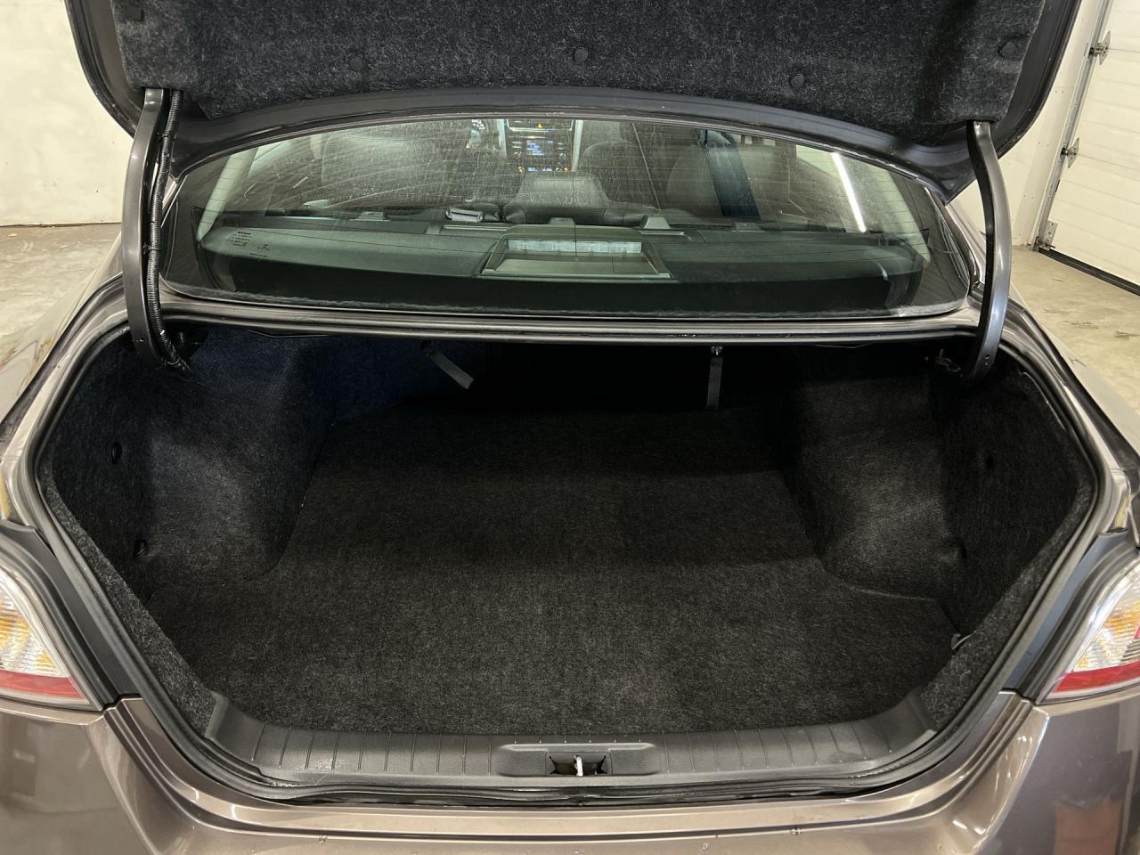 2014 Nissan Altima SL | HTD LEATHER | SUNROOF | LOW KMS | 17IN ALLOYS Photo