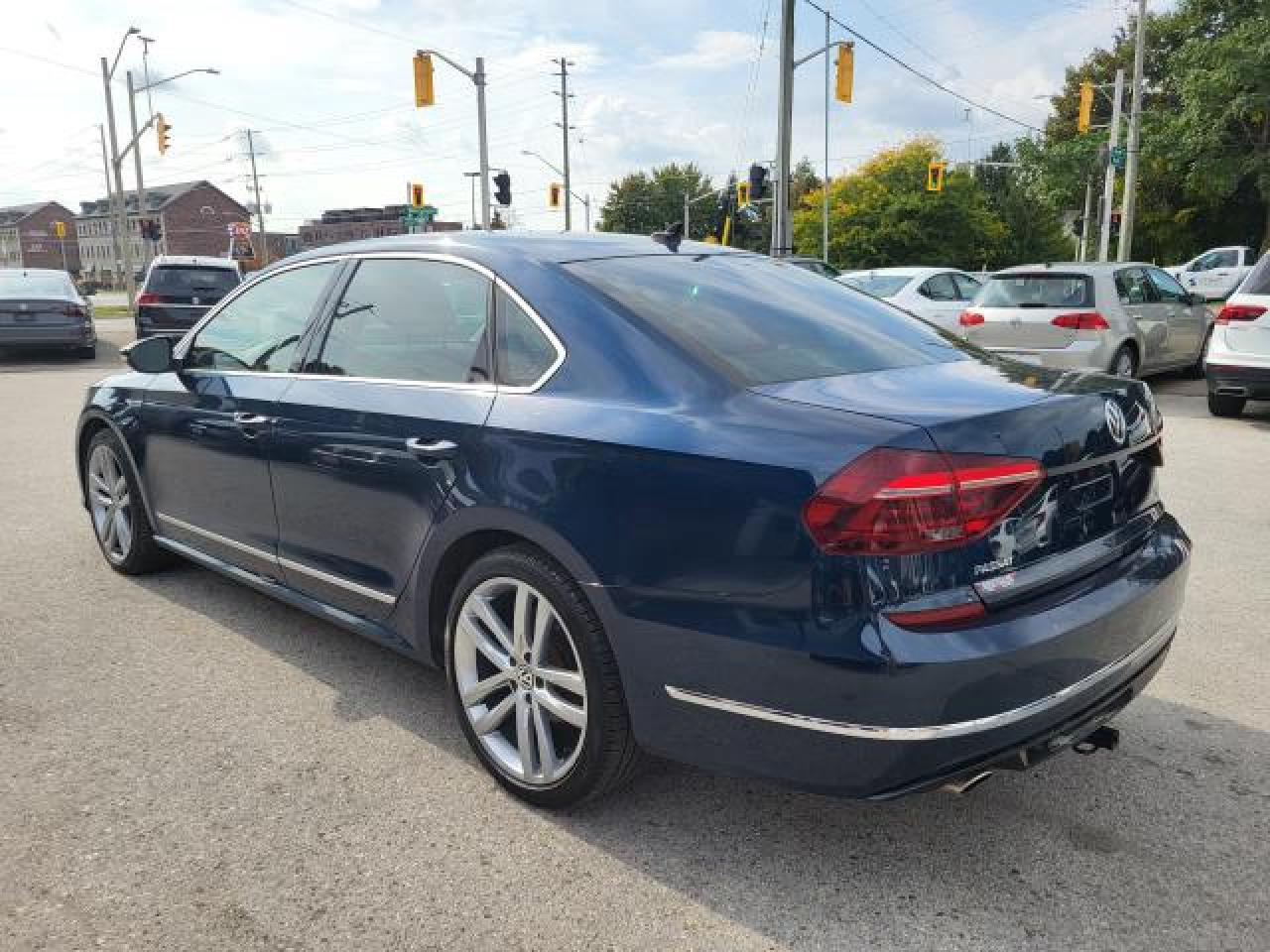 2019 Volkswagen Passat RLINE WOLFSBURG Photo31