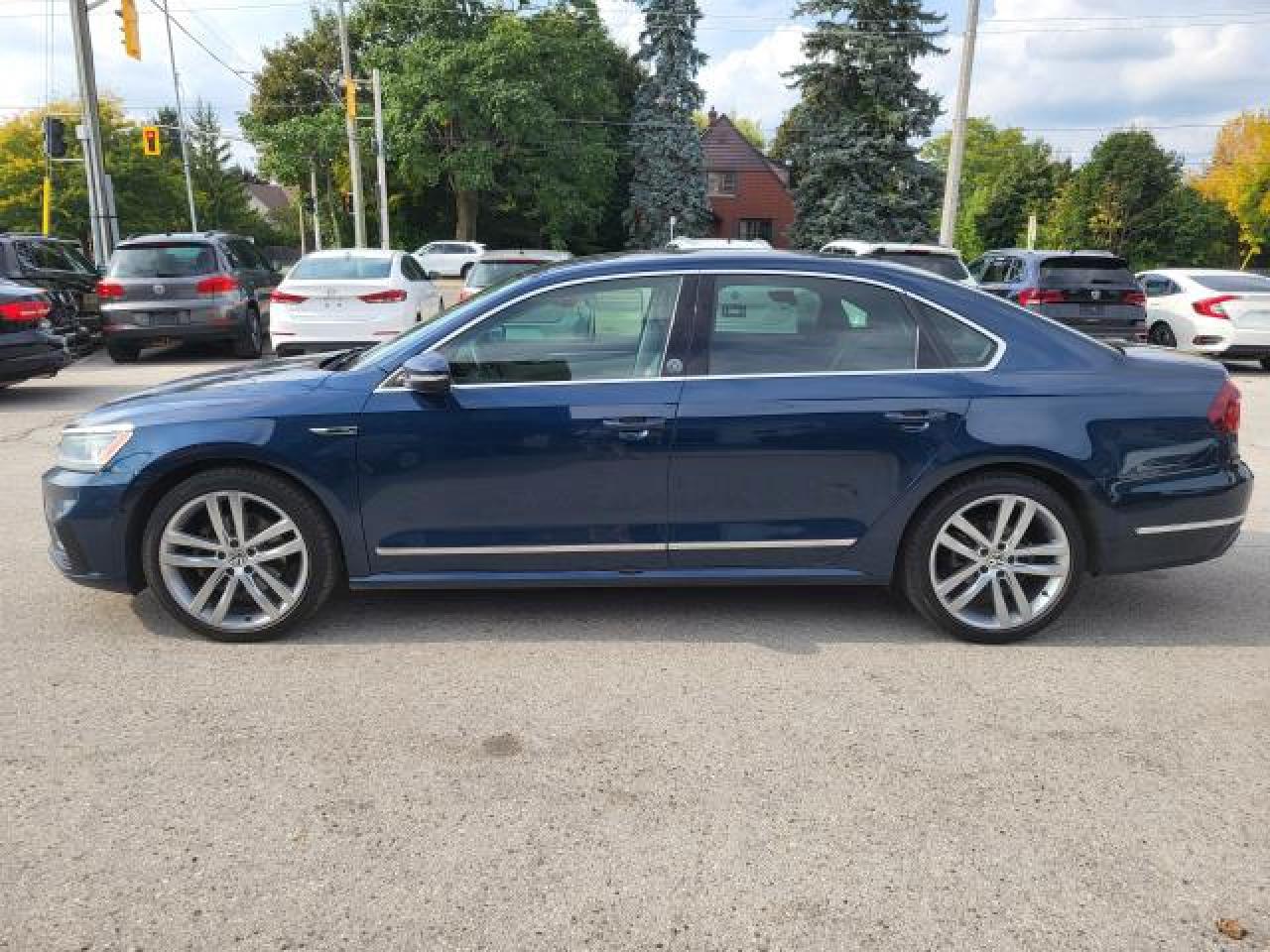 2019 Volkswagen Passat RLINE WOLFSBURG Photo50