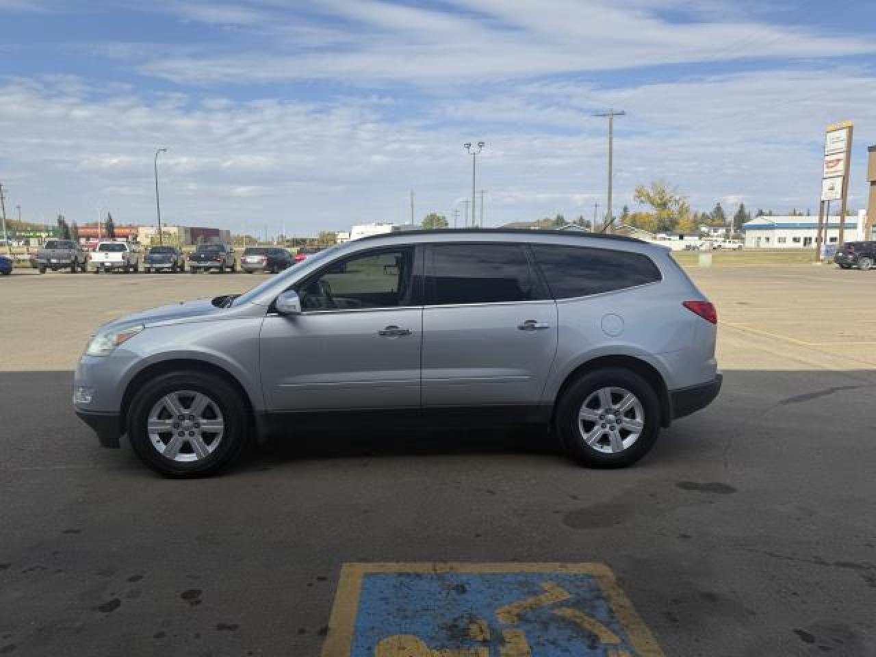 2011 Chevrolet Traverse 2LT AWD - Photo #5