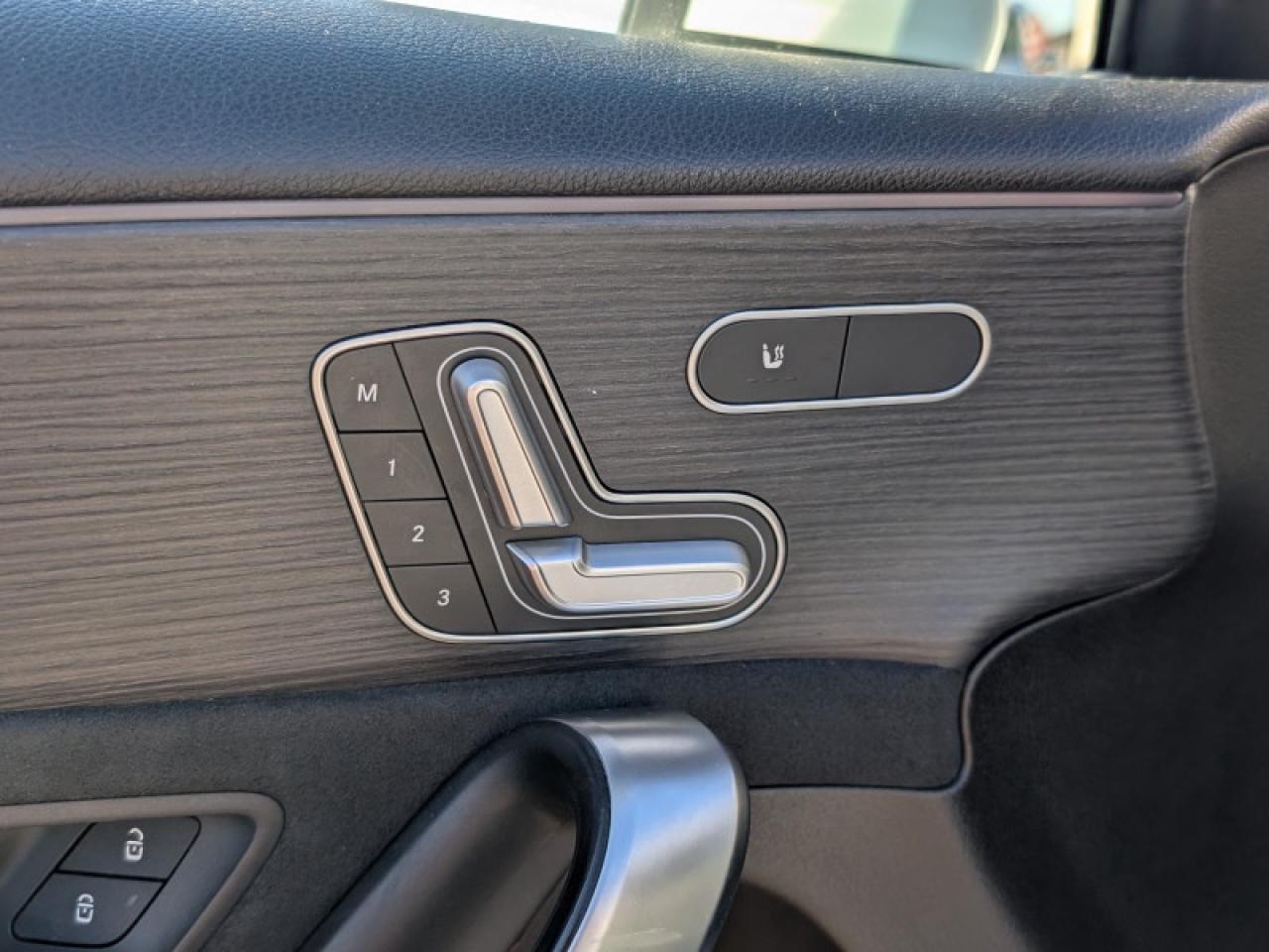 2019 Mercedes-Benz A A 220 4MATIC®  **LOW KMS - SUNROOF** Photo