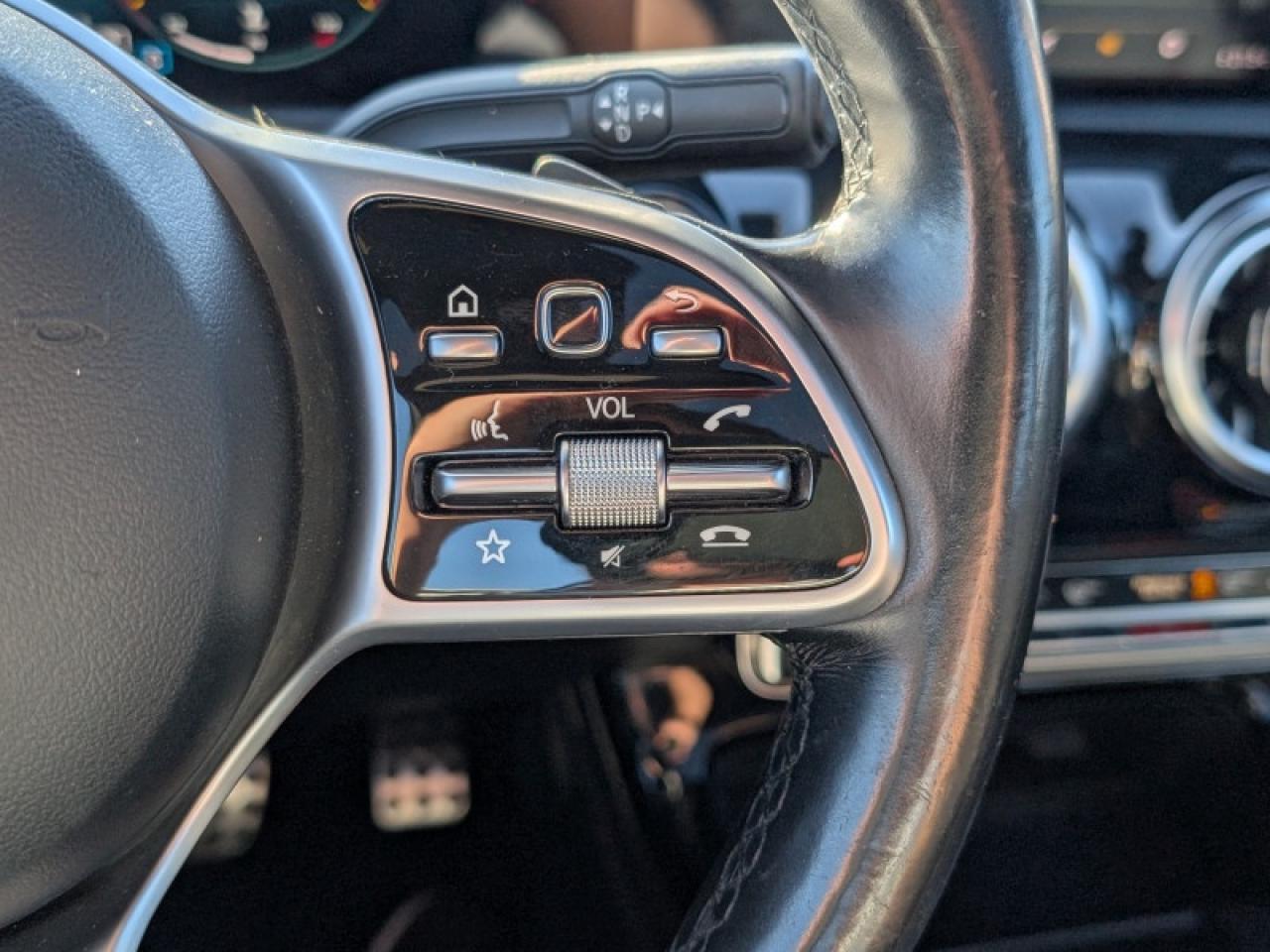 2019 Mercedes-Benz A A 220 4MATIC®  **LOW KMS - SUNROOF** Photo