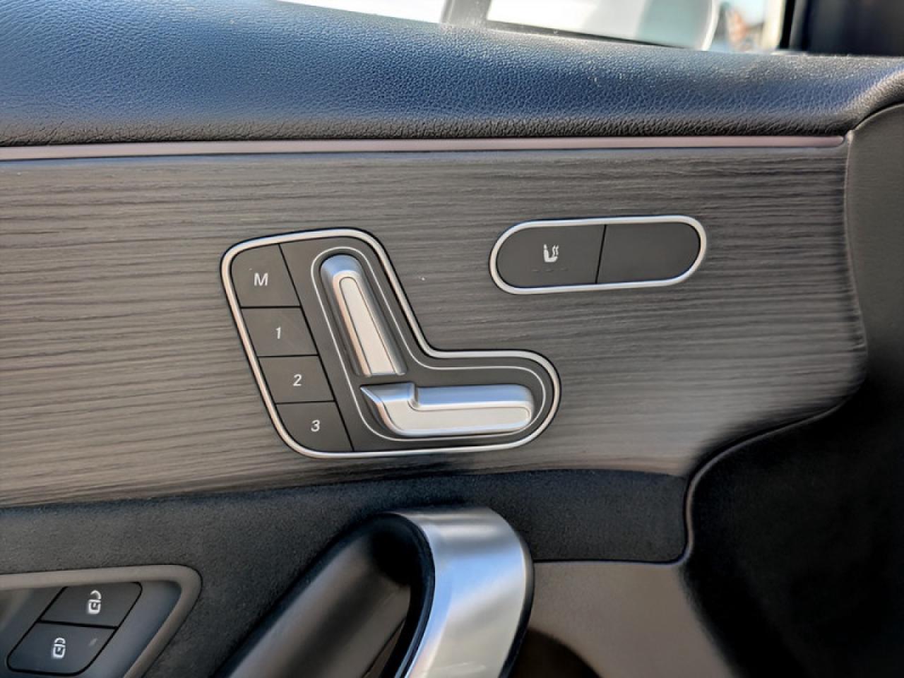 2019 Mercedes-Benz A A 220 4MATIC®  **LOW KMS - SUNROOF** Photo