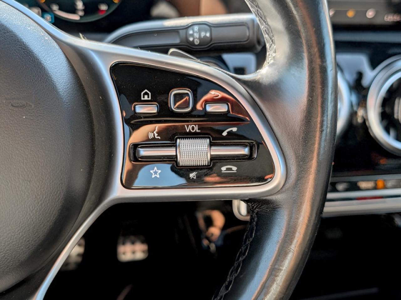 2019 Mercedes-Benz A A 220 4MATIC®  **LOW KMS - SUNROOF** Photo