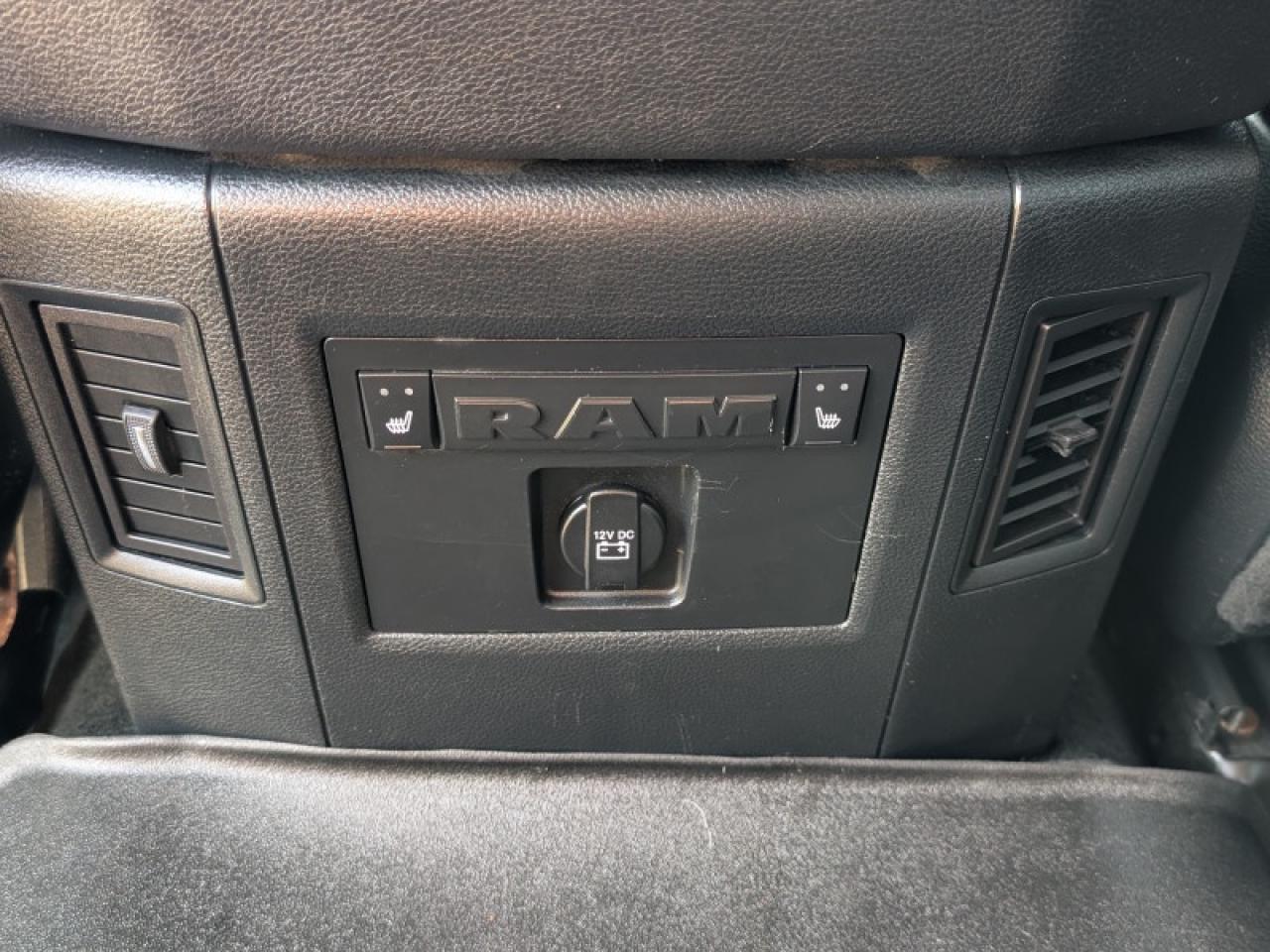 2017 RAM 2500 Laramie  **6.7L CUMMINS I6 TURBO DIESEL** Photo