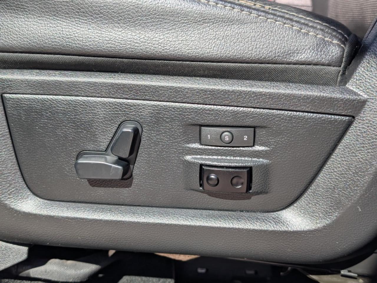2017 RAM 2500 Laramie  **6.7L CUMMINS I6 TURBO DIESEL** Photo
