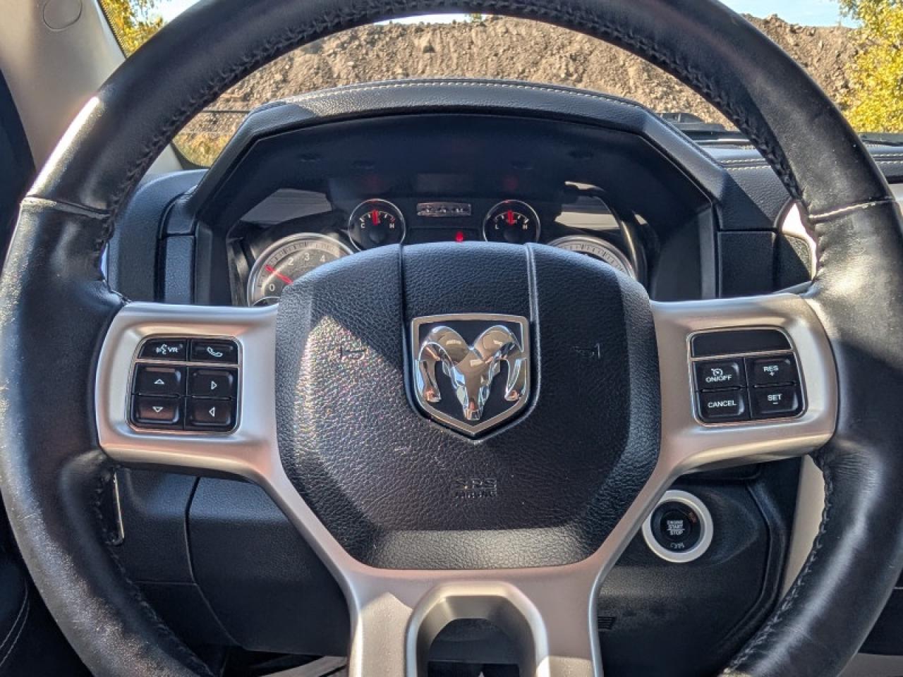 2017 RAM 2500 Laramie  **6.7L CUMMINS I6 TURBO DIESEL** Photo