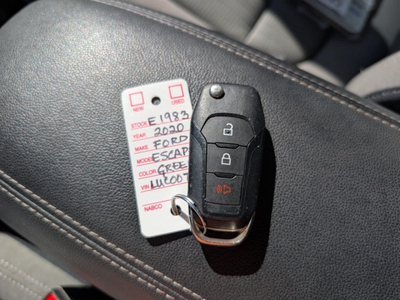 2020 Ford Escape S  **LOW KMS - 1 OWNER** Photo