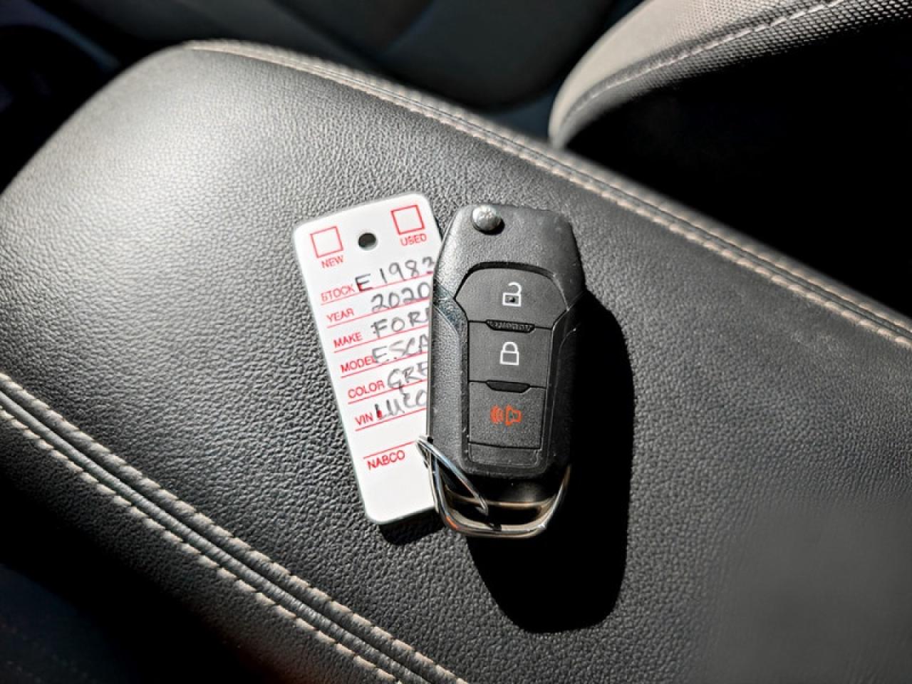 2020 Ford Escape S  **LOW KMS - 1 OWNER** Photo