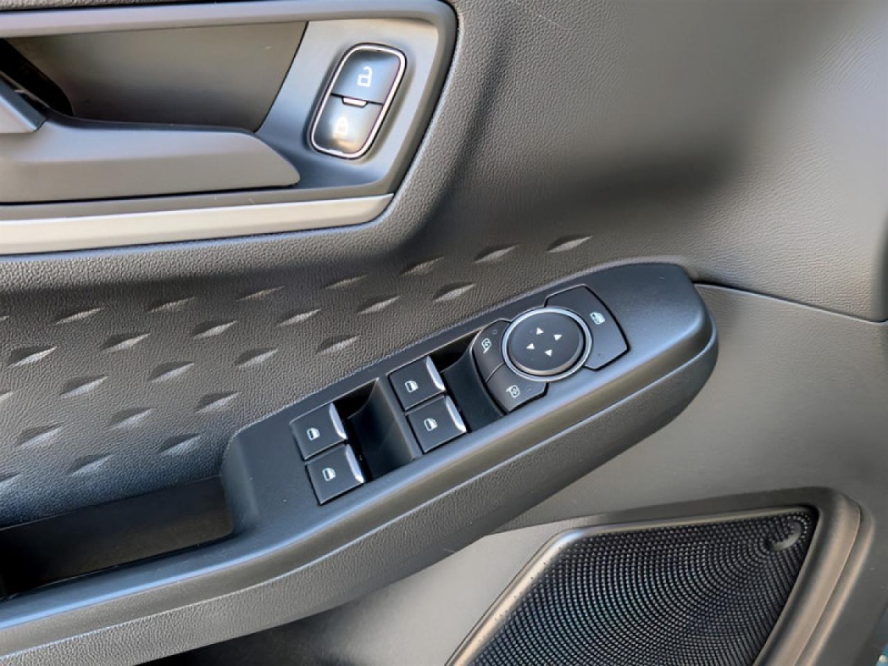 2020 Ford Escape S  **LOW KMS - 1 OWNER** Photo