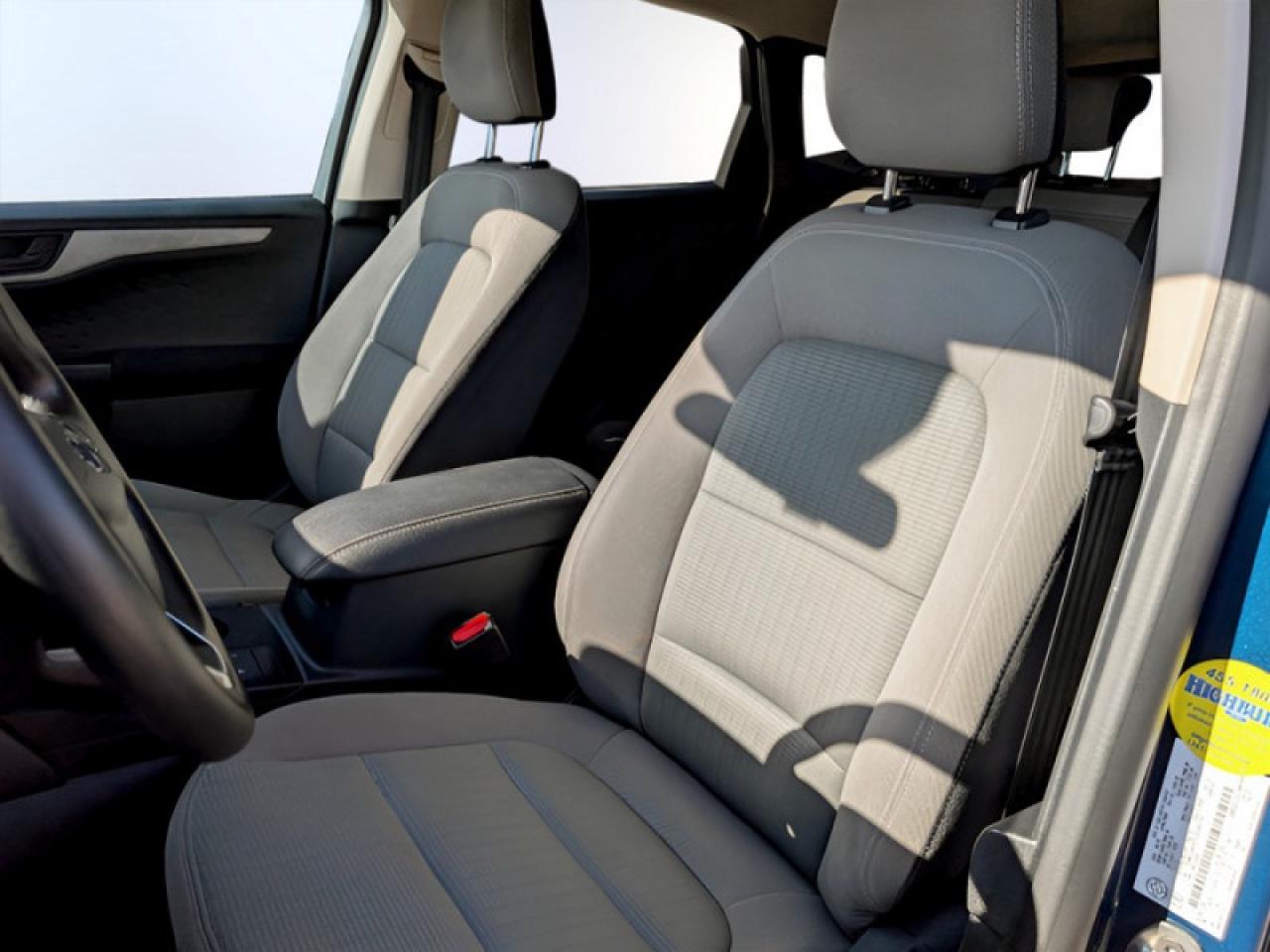 2020 Ford Escape S  **LOW KMS - 1 OWNER** Photo