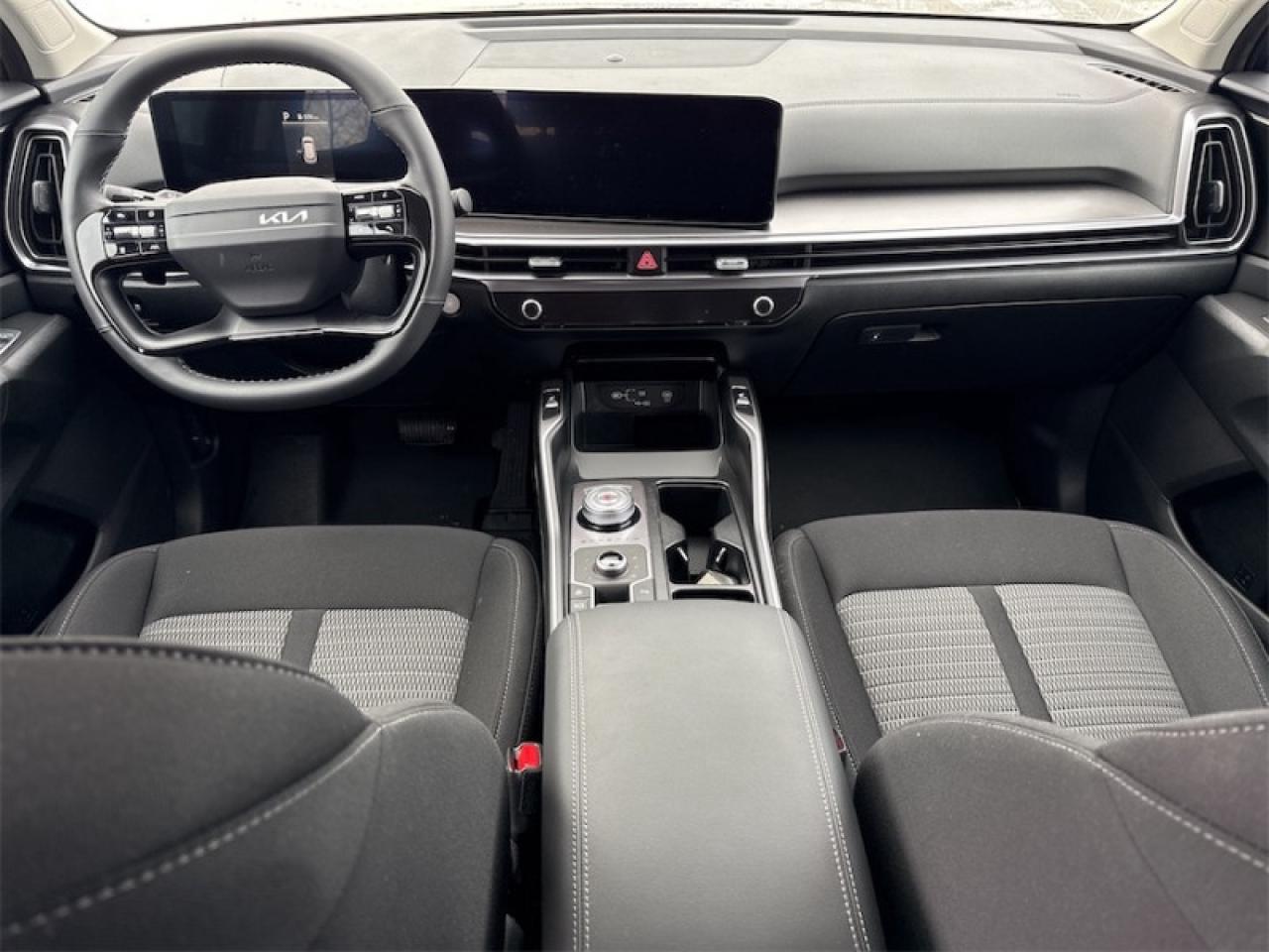 2026 Kia Sorento Plug-In Hybrid LX  Heated Seats Photo3