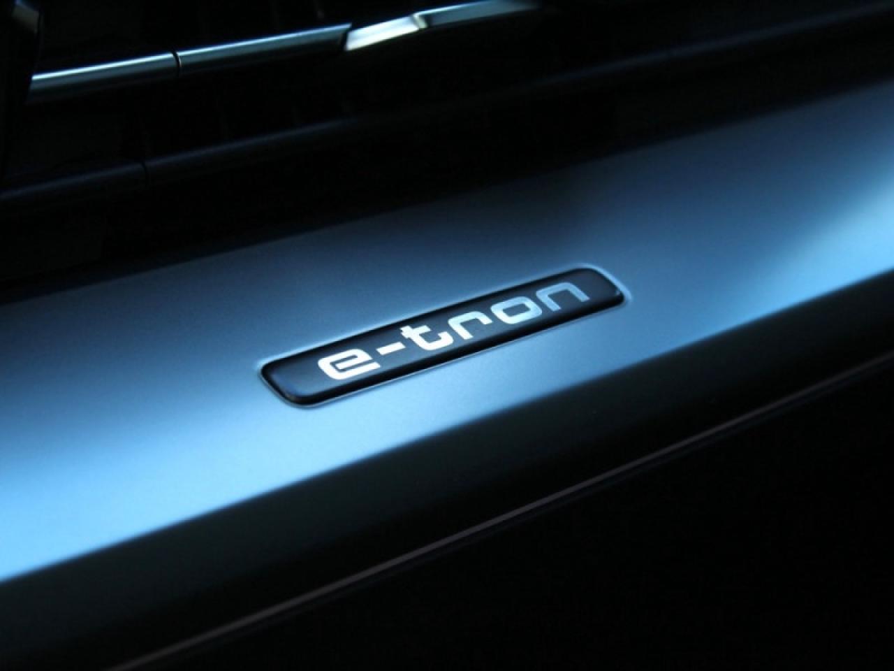 2025 Audi Q4 e-tron 55 quattro  - Fast Charging Photo