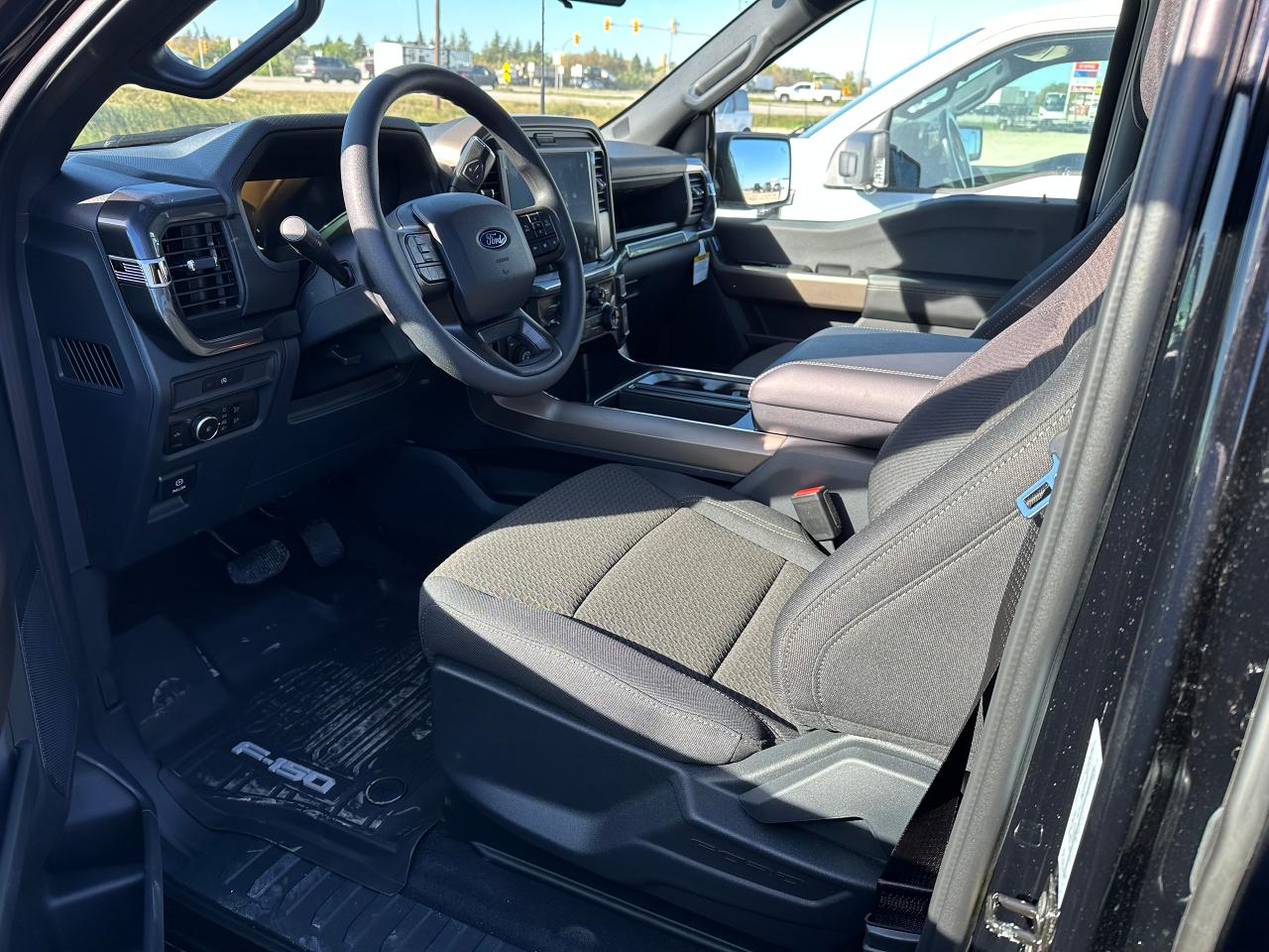 2025 Ford F-150 STX 4WD SuperCrew 5.5' Box 201A Photo3