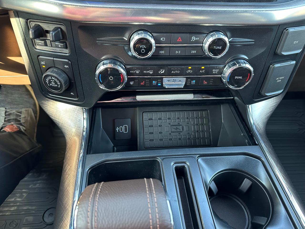 2025 Ford F-150 KING RANCH 4WD SuperCrew 5.5' Box 601A Photo5