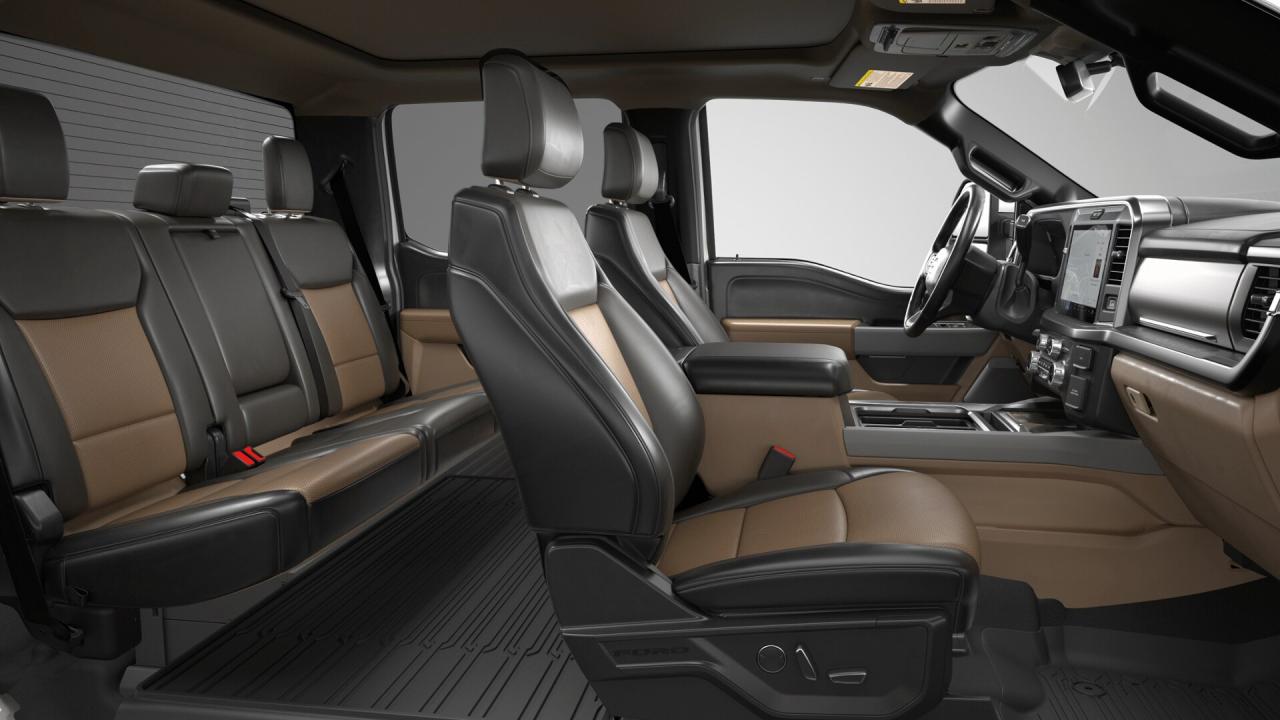 2026 Ford SUPERDUTY F-350® Lariat® Photo5