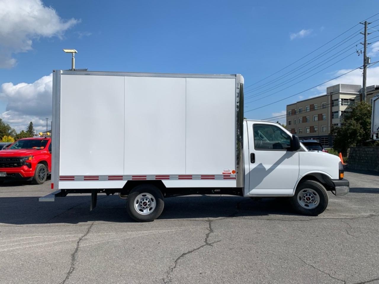 2025 GMC Savana Commercial Cutaway 139 Photo