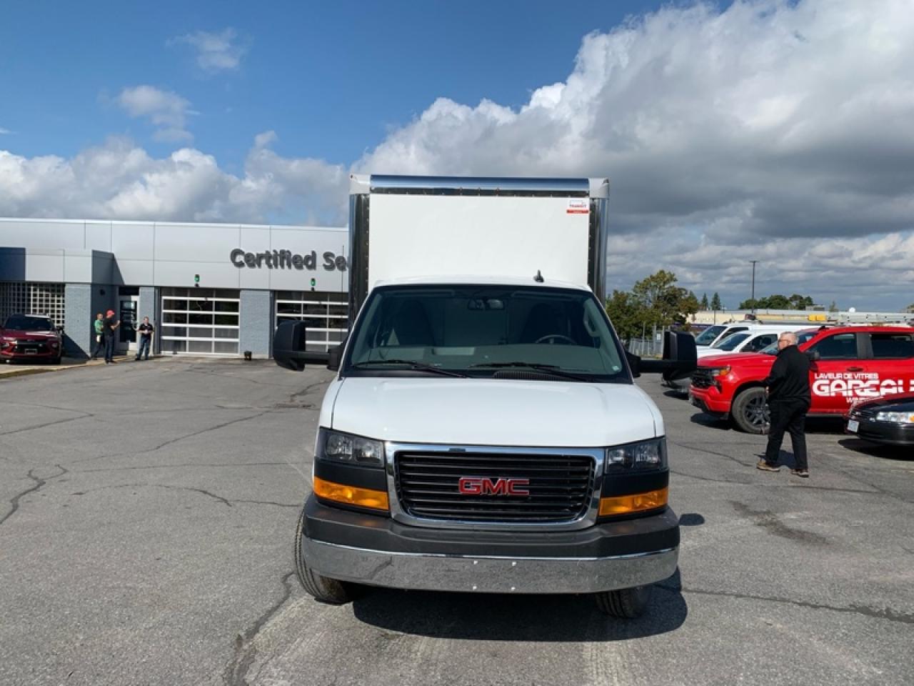 2025 GMC Savana Commercial Cutaway 139 Photo