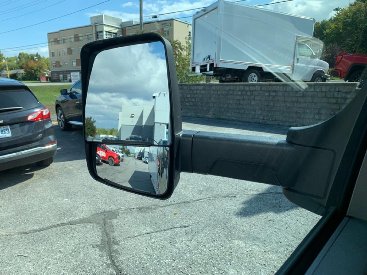 2025 GMC Savana Commercial Cutaway 139 Photo