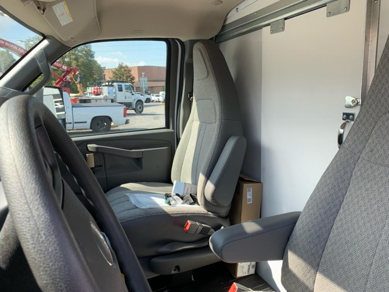 2025 GMC Savana Commercial Cutaway 139 Photo