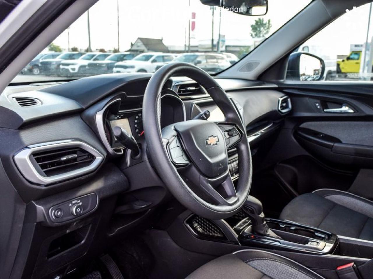 2023 Chevrolet TrailBlazer LS Lane Departure Apple Carplay Backup Camera Alloy Rims Photo