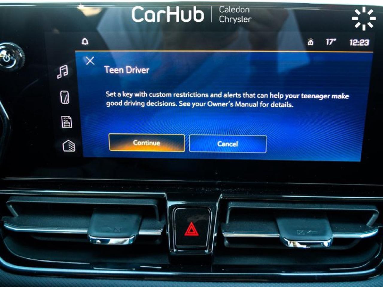 2025 Chevrolet TrailBlazer RS AWD Only 1618 Km Pano Sunroof Heated Front Seats R-Start Photo