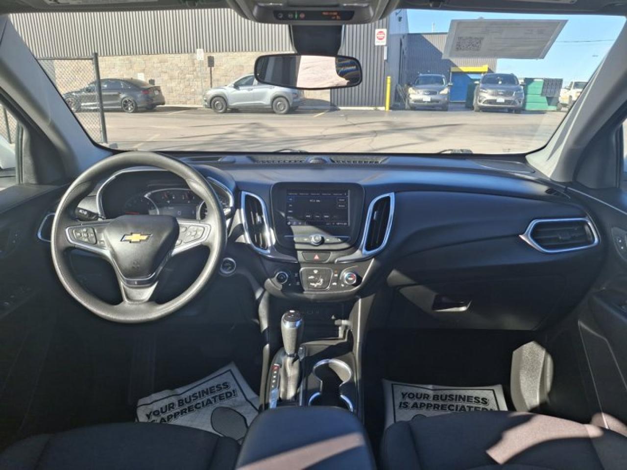 2020 Chevrolet Equinox LT AWD | Heated Seats | Power Seat | Rear Camera | CarPlay + Android | and More ! Photo