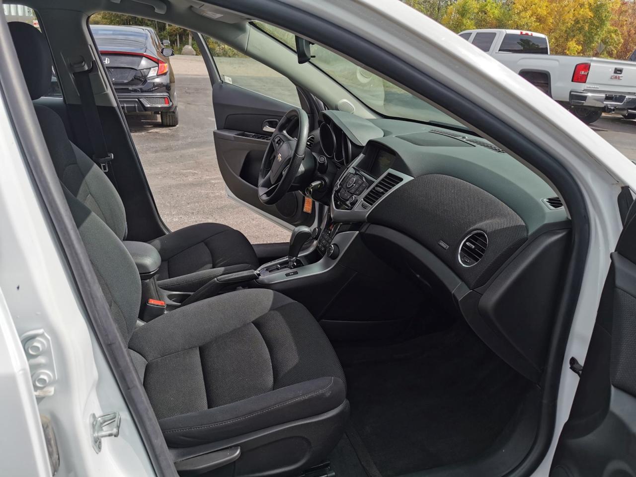 2015 Chevrolet Cruze 1LT - Photo #18