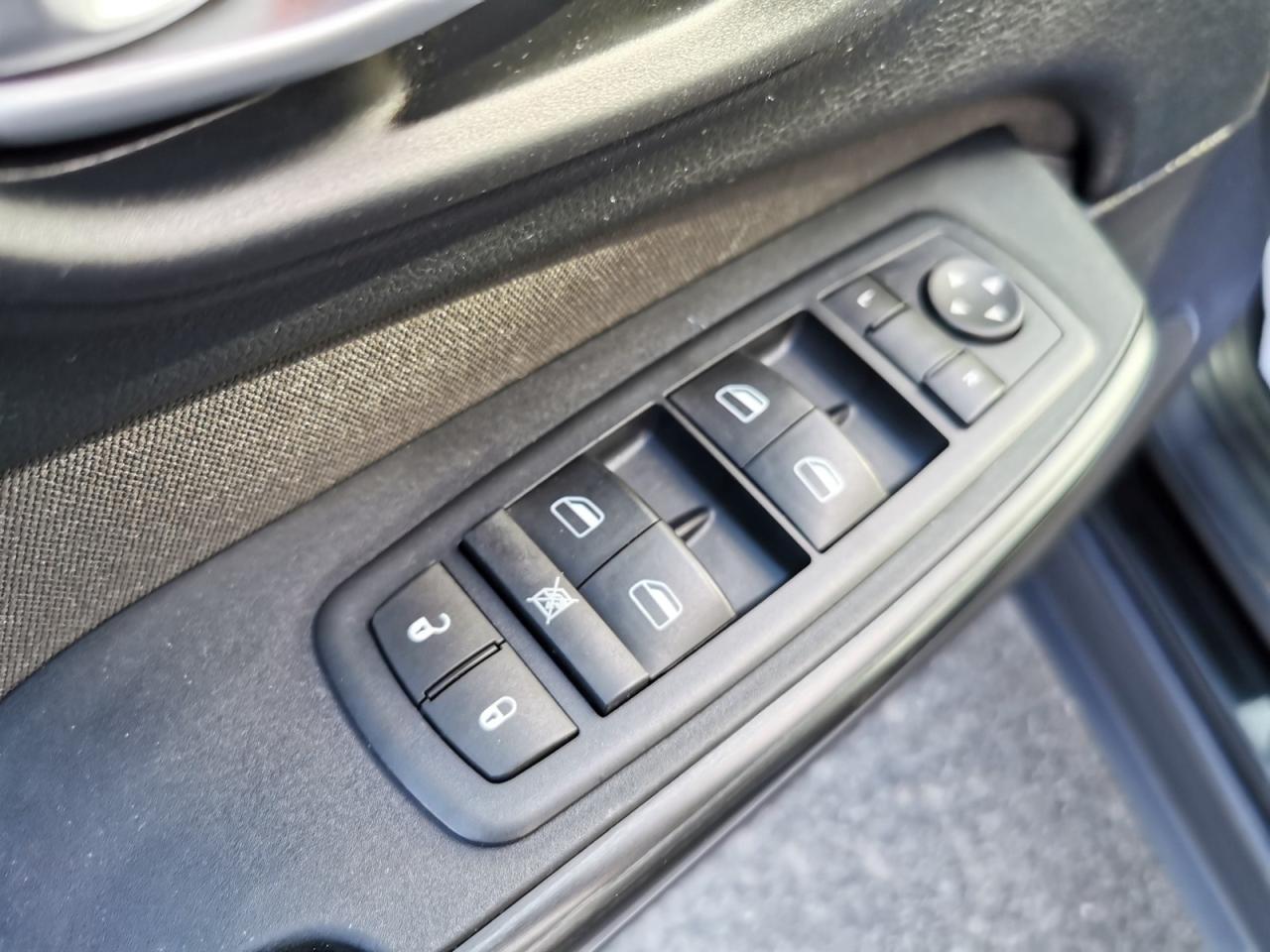 2016 Jeep Cherokee Sport - Photo #10
