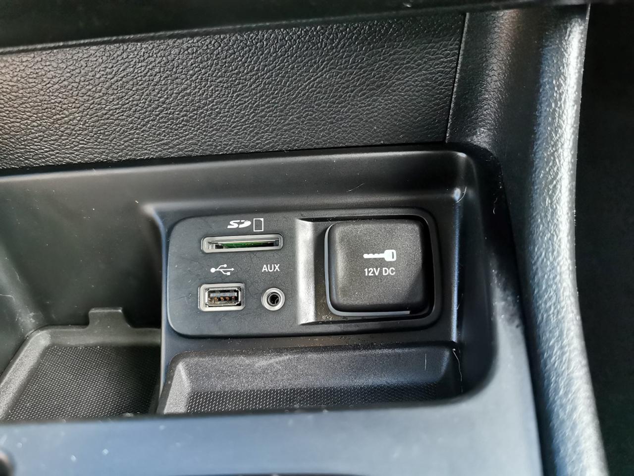 2016 Jeep Cherokee Sport - Photo #25