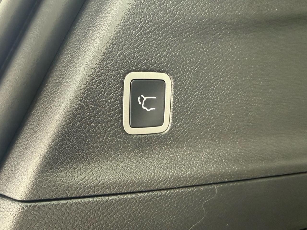 2026 Chrysler Pacifica Select  - $166.93 /Wk Photo