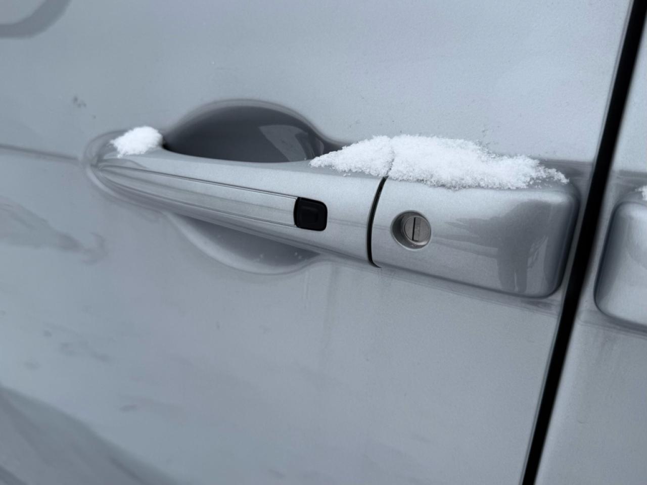 2026 Chrysler Pacifica Select  - $155.24 /Wk Photo