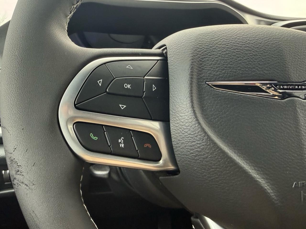 2026 Chrysler Pacifica Select  - $155.24 /Wk Photo