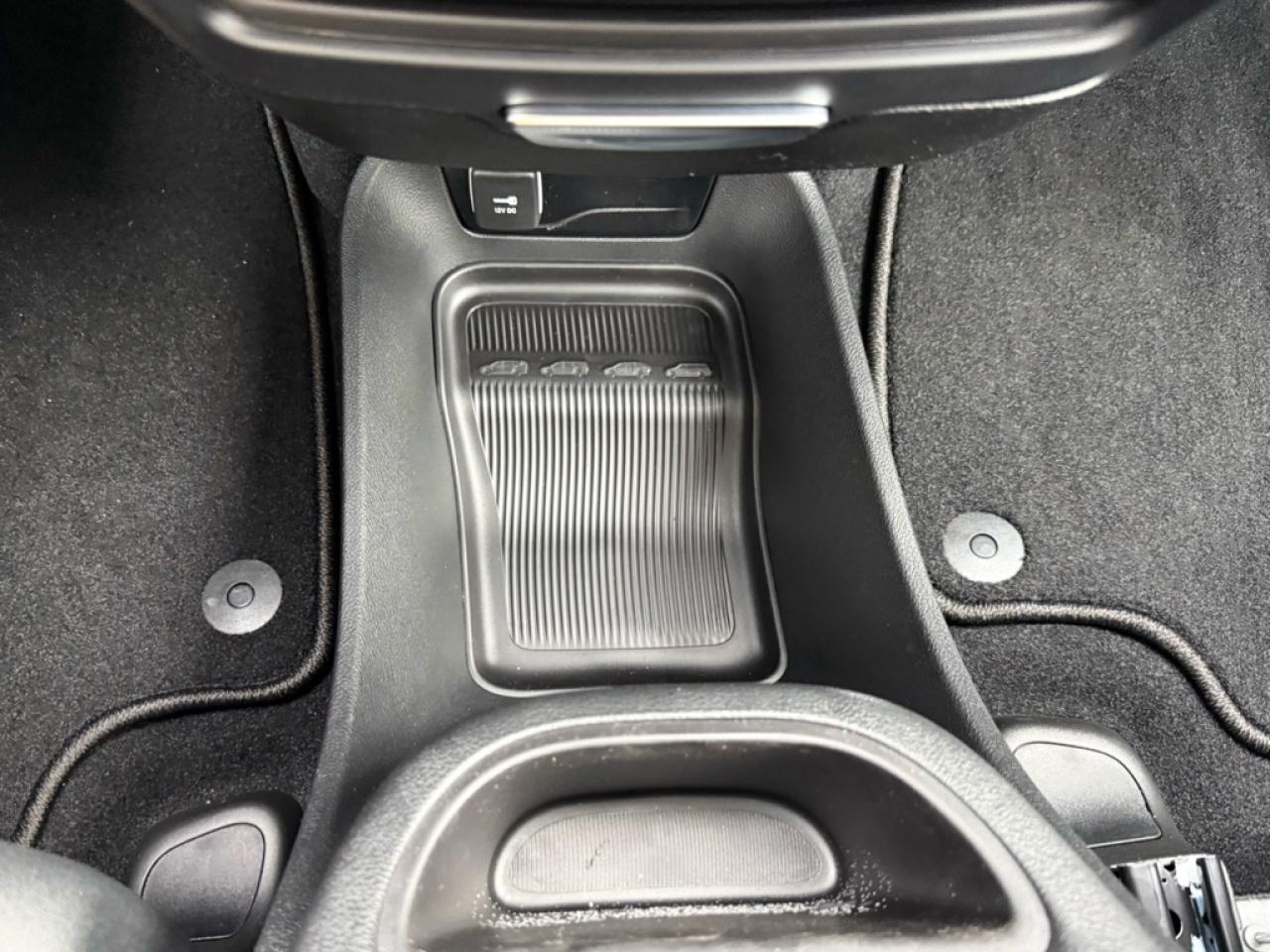 2026 Chrysler Pacifica Select  - $155.24 /Wk Photo