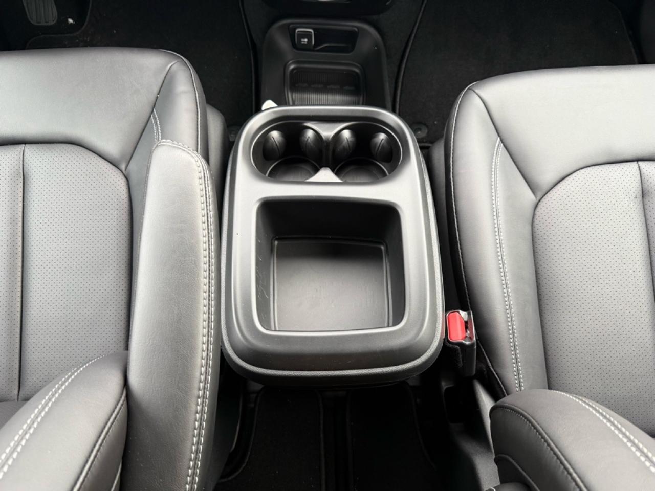 2026 Chrysler Pacifica Select  - $155.24 /Wk Photo