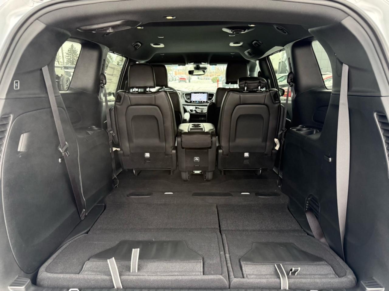 2026 Chrysler Pacifica Select  - $155.24 /Wk Photo