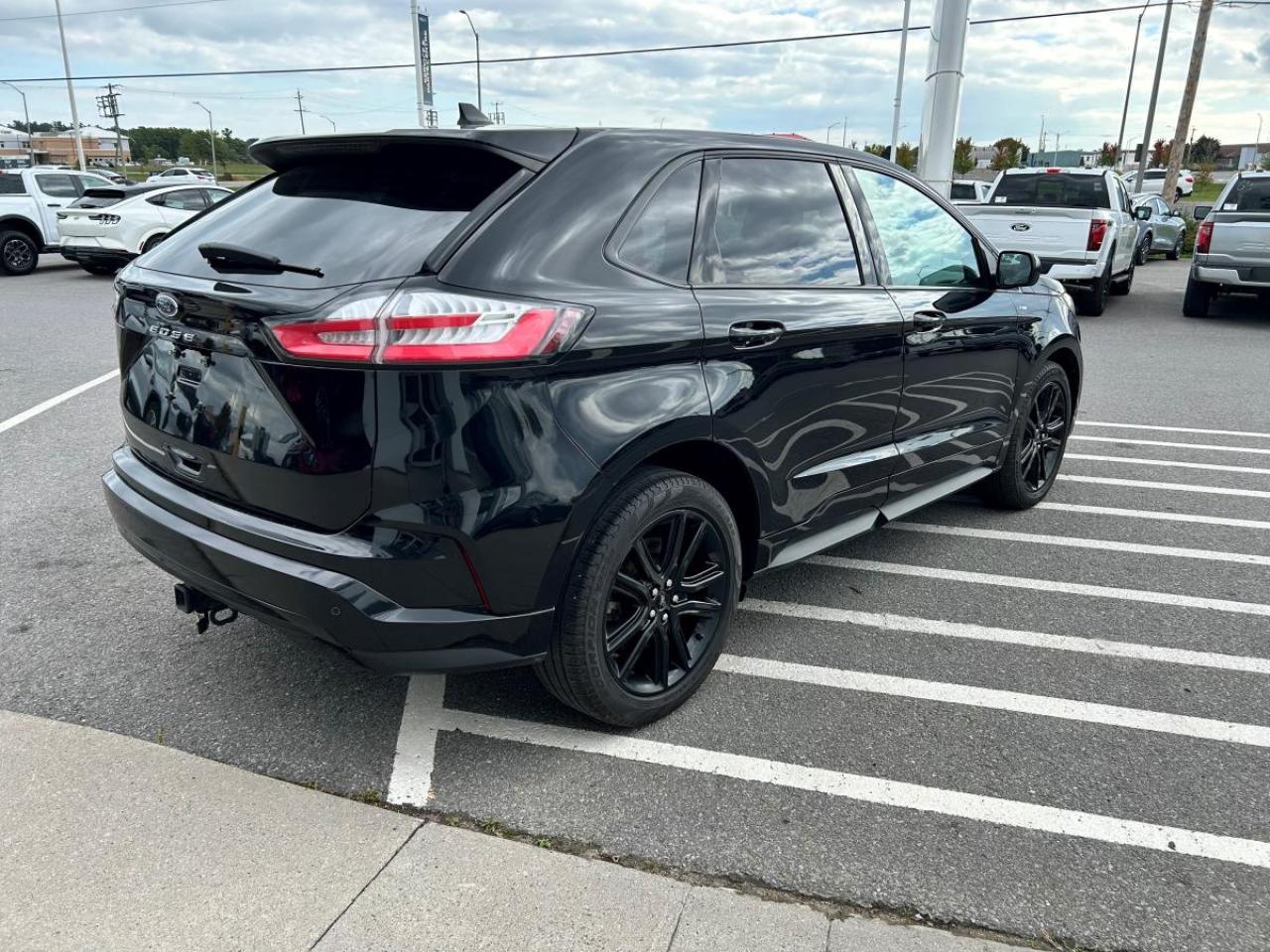 2022 Ford Edge ST Line Photo4