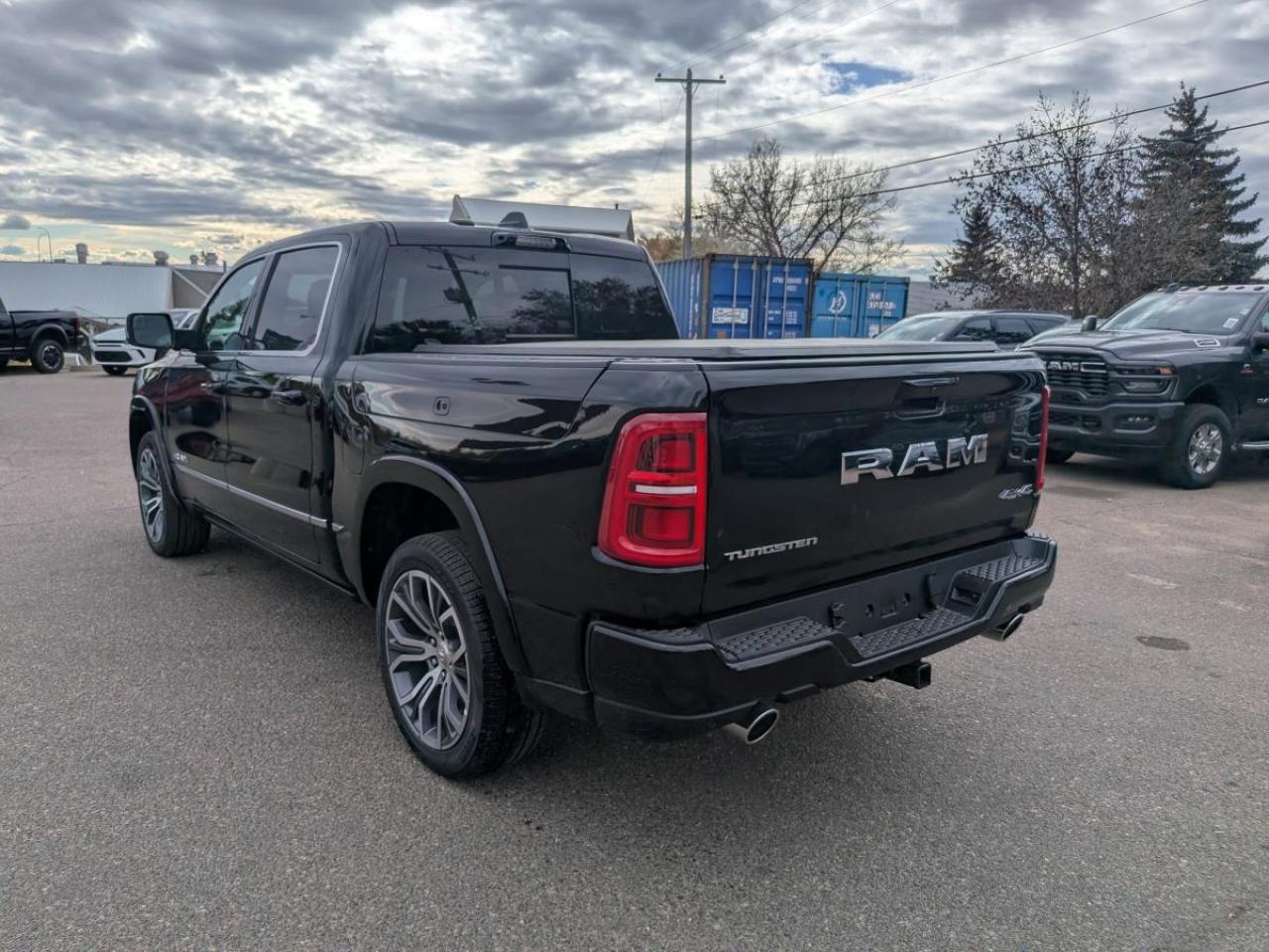 2026 RAM 1500 TUNGSTEN 4X4 CREW CAB 5'7" BOX Photo4