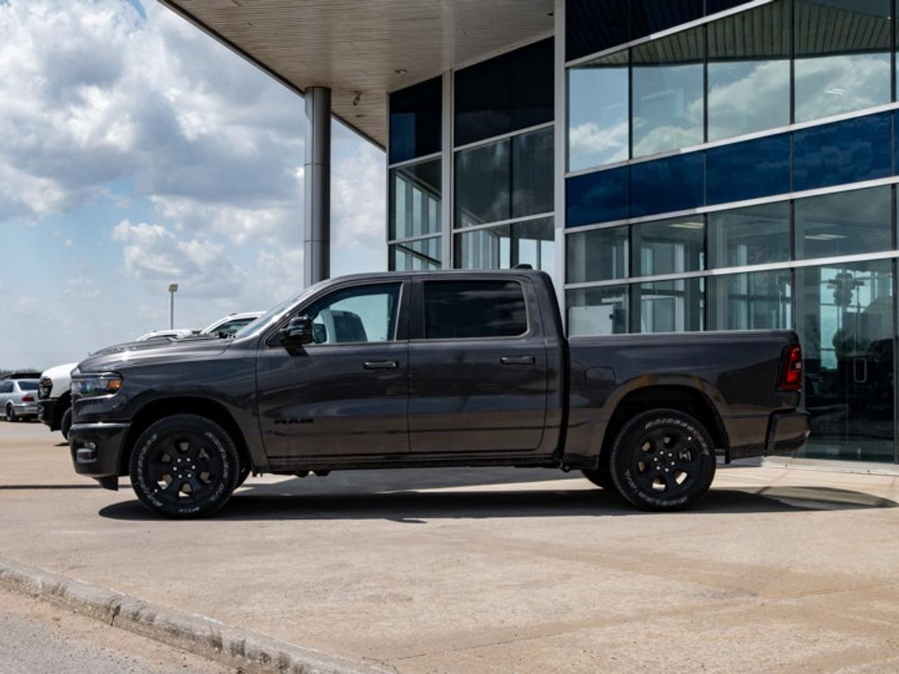 2026 RAM 1500 SPORT Photo4