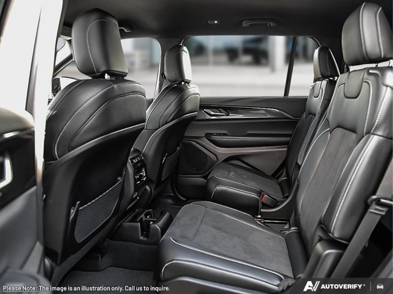 2025 Jeep Grand Cherokee L ALTITUDE Photo