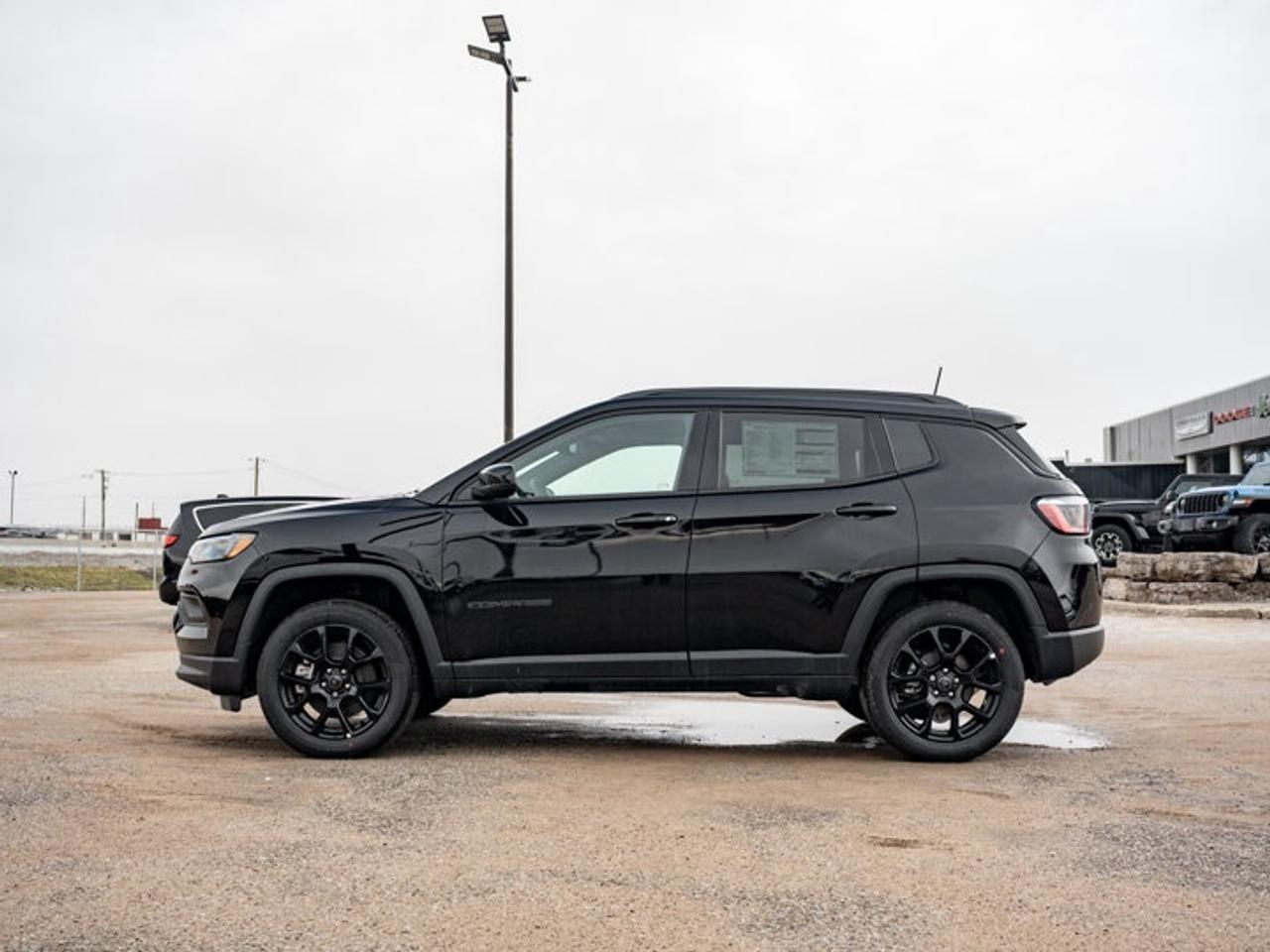 2026 Jeep Compass NORTH Photo4