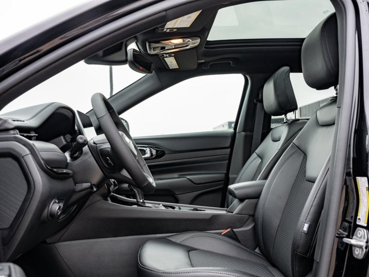 2026 Jeep Compass NORTH Photo
