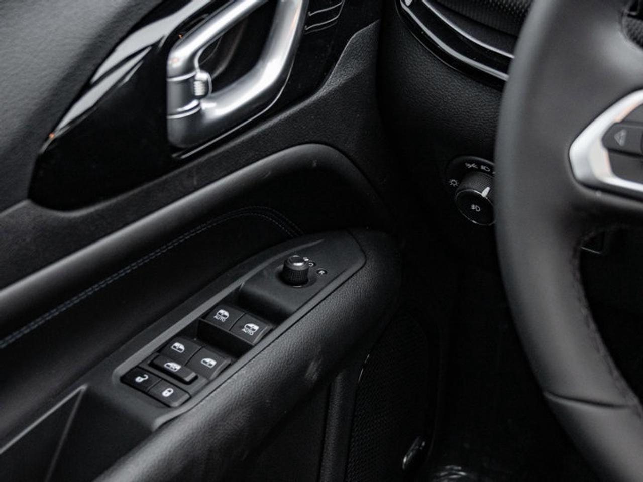 2026 Jeep Compass NORTH Photo