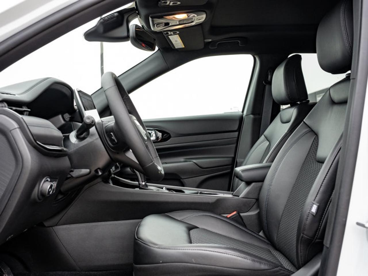 2026 Jeep Compass NORTH Photo