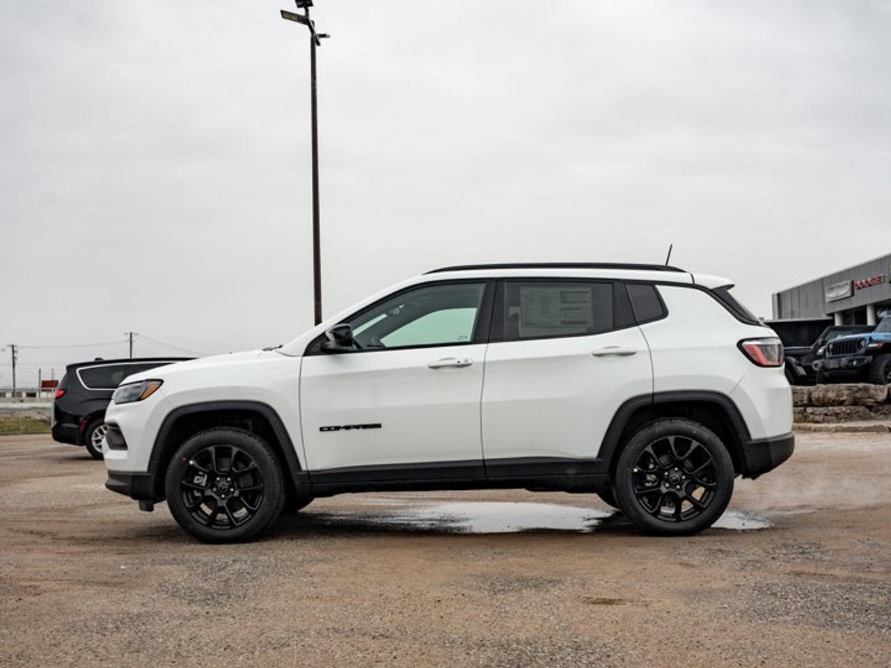 2026 Jeep Compass NORTH Photo4