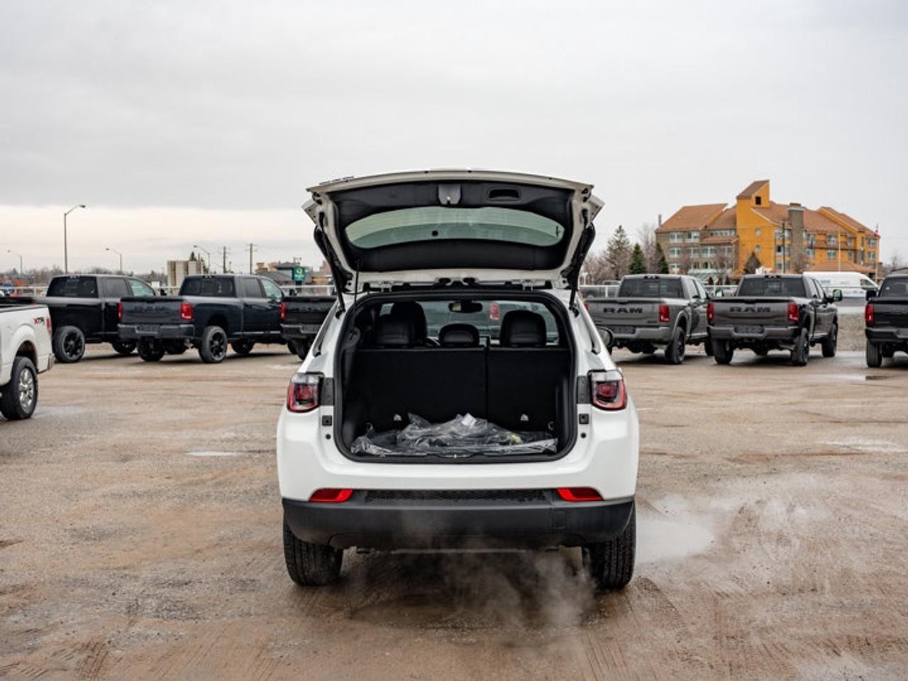 2026 Jeep Compass NORTH Photo
