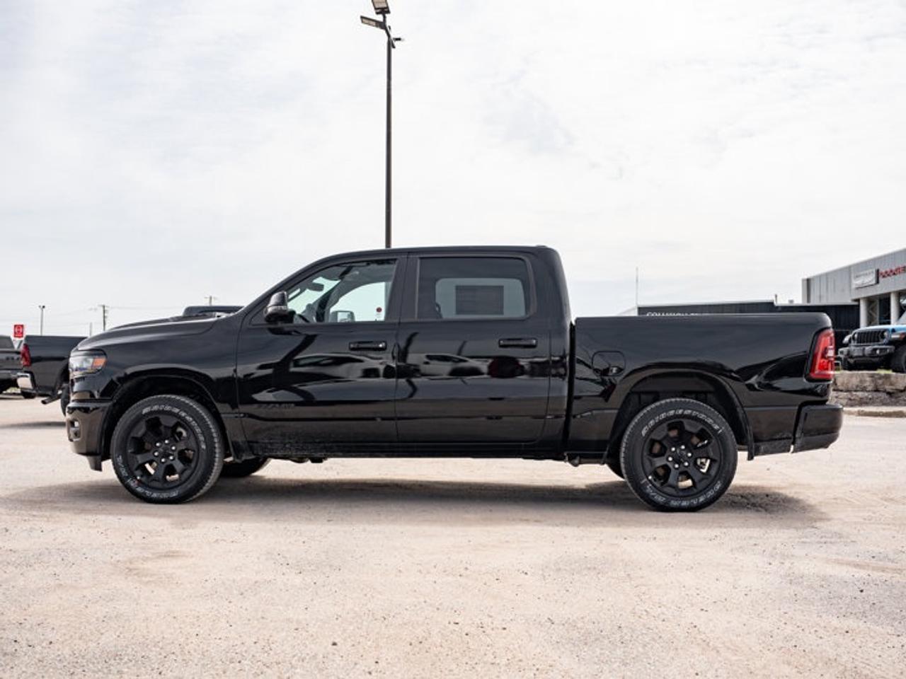 2026 RAM 1500 SPORT Photo4